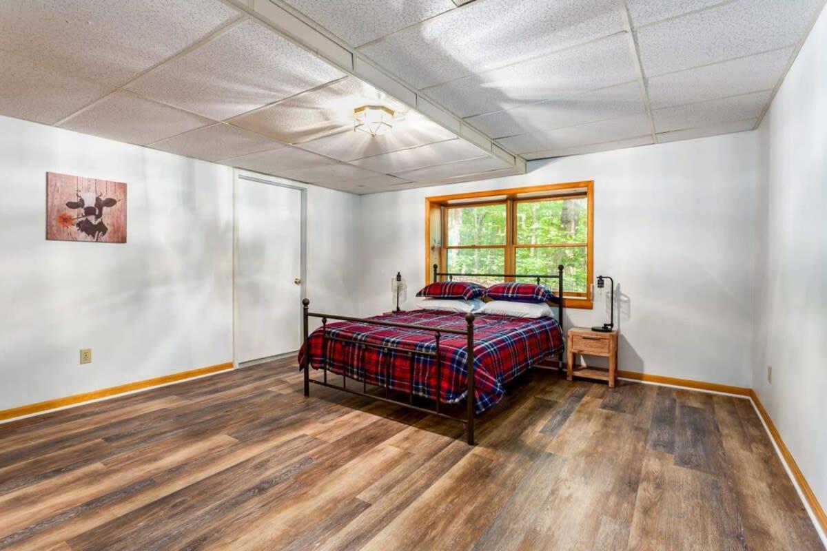 Huge Cabin W Hot Tub, Deck, Grill, Fire Pit, Wifi Berkeley Springs Exterior photo